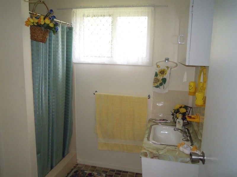 6 Snelling Street, Park Avenue QLD 4701