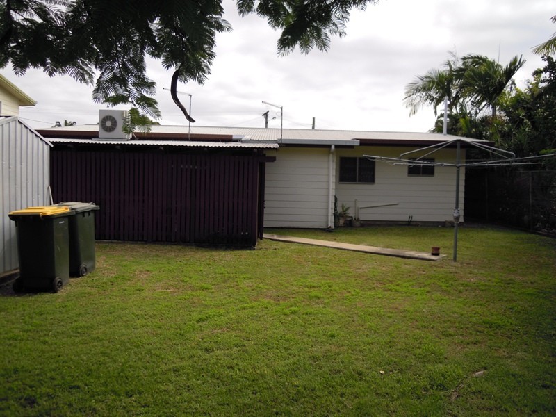 6 Snelling Street, Park Avenue QLD 4701