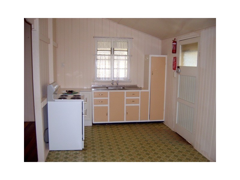 8 Chenery Street, Mount Morgan QLD 4714