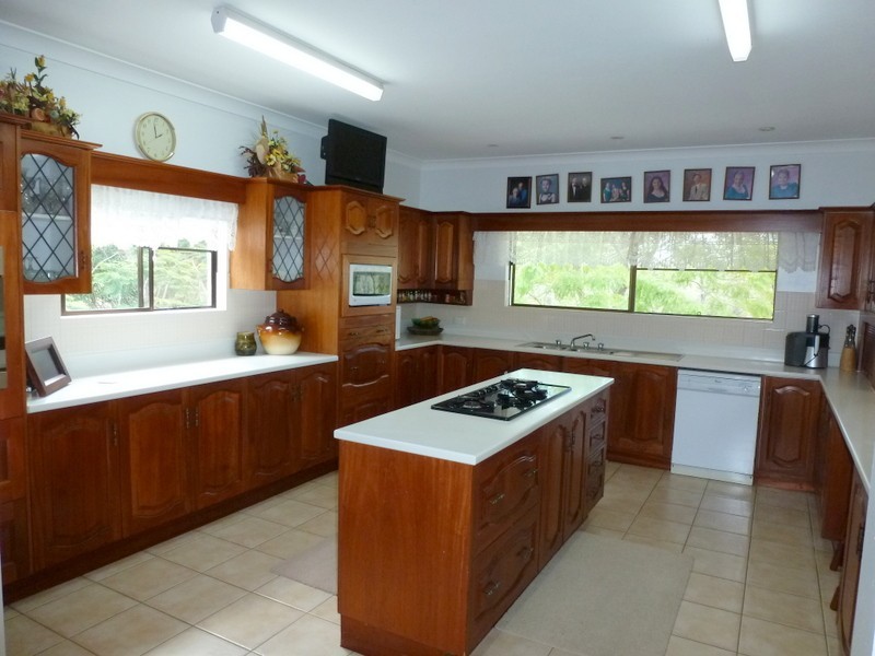 32 BLACK GIN CREEK ROAD, Alton Downs QLD 4702