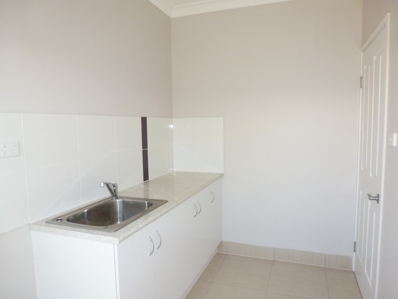 10 EVELINE STREET, Gracemere QLD 4702