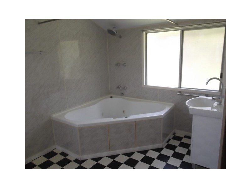 13 Hogan Street, Park Avenue QLD 4701