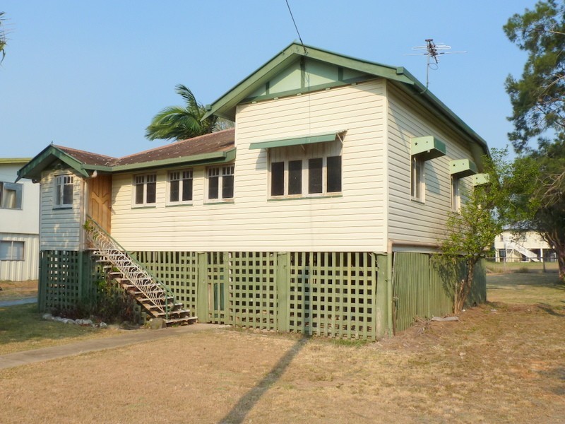 90 BERSERKER STREET, Berserker QLD 4701