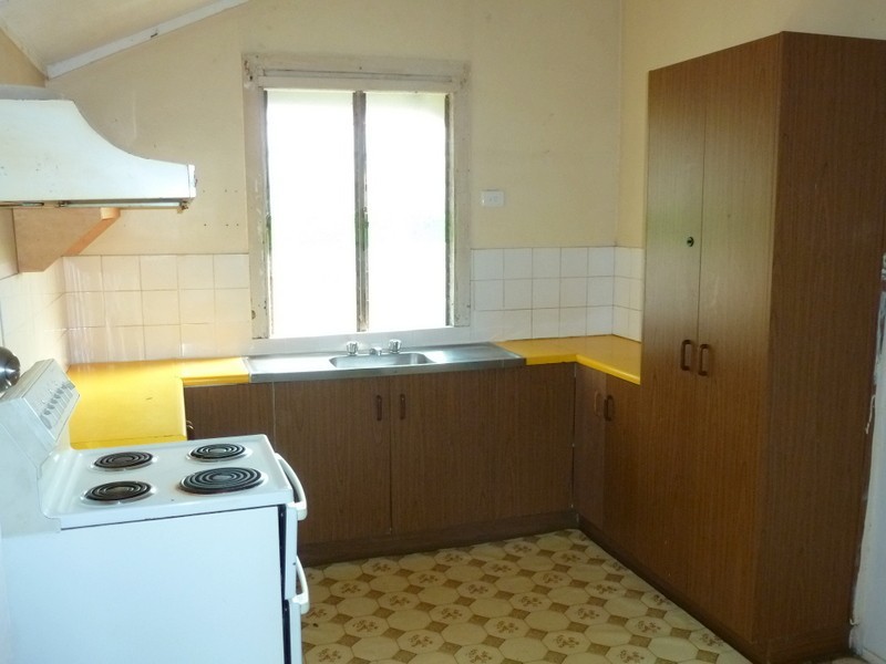 90 BERSERKER STREET, Berserker QLD 4701