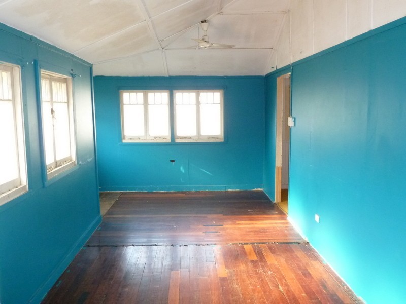 90 BERSERKER STREET, Berserker QLD 4701