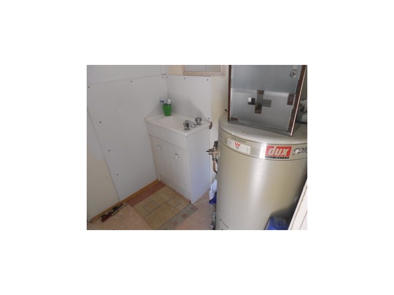 3 Little James Street, Mount Morgan QLD 4714