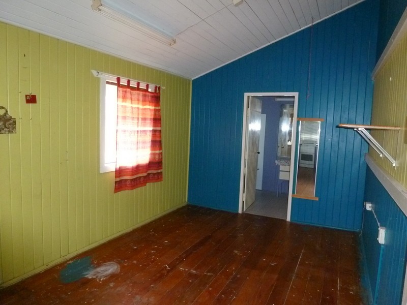 241 LAKES CREEK Road, Berserker QLD 4701