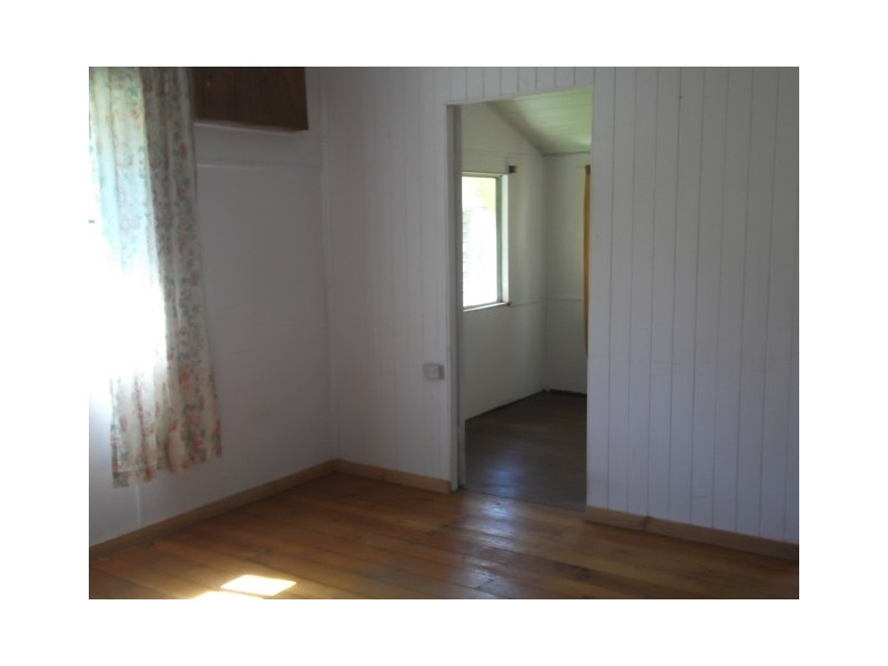 63 Hall Street, Mount Morgan QLD 4714