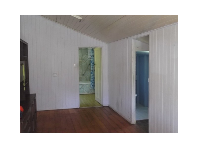 63 Hall Street, Mount Morgan QLD 4714