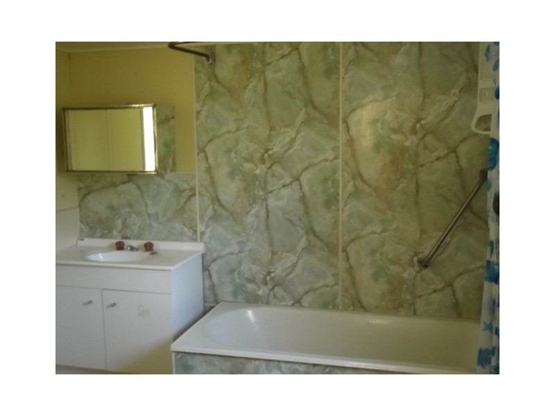 63 Hall Street, Mount Morgan QLD 4714