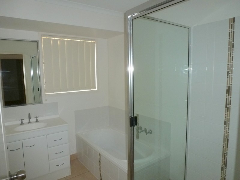 4 JAMIE CRESCENT, Gracemere QLD 4702