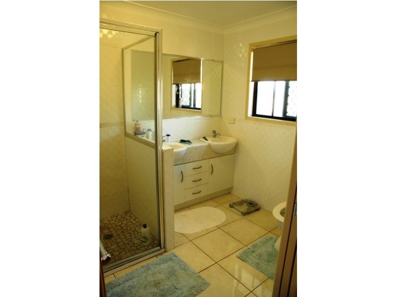 5 Kristin Close, Gracemere QLD 4702