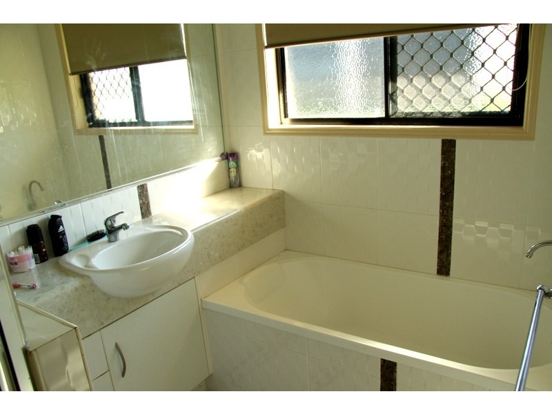 5 Kristin Close, Gracemere QLD 4702