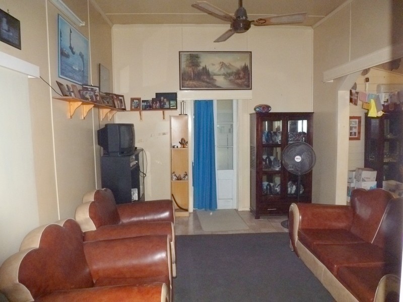 424 QUAY STREET, Depot Hill QLD 4700