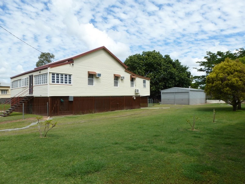 424 QUAY STREET, Depot Hill QLD 4700