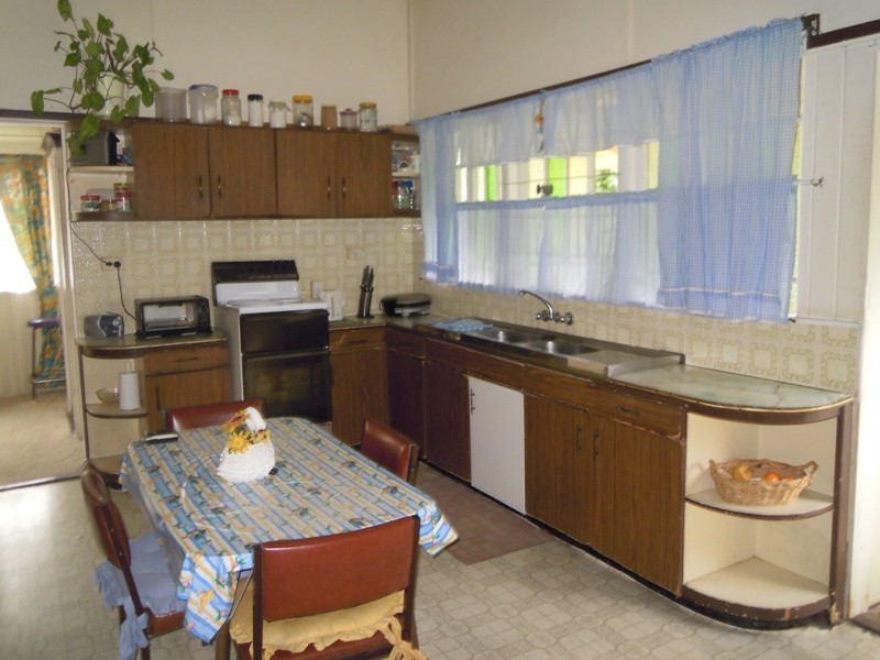 76 Edward Street, Berserker QLD 4701