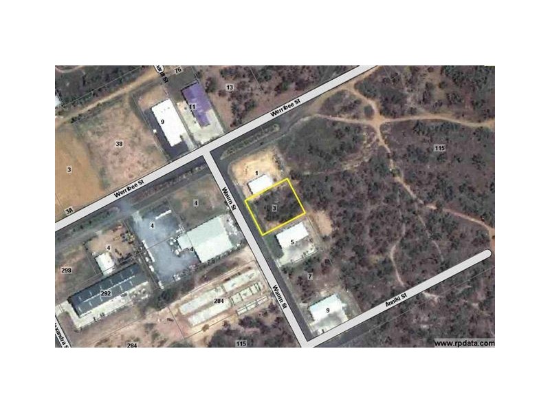 3 WAURN STREET, Kawana QLD 4701