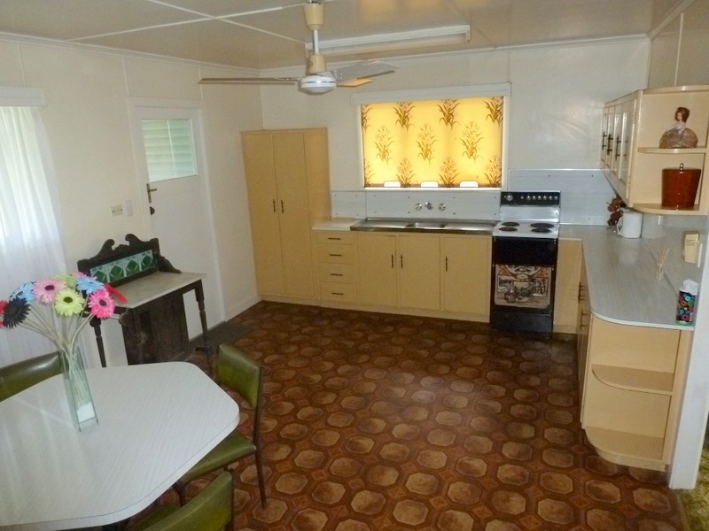 196 STAMFORD STREET, Berserker QLD 4701