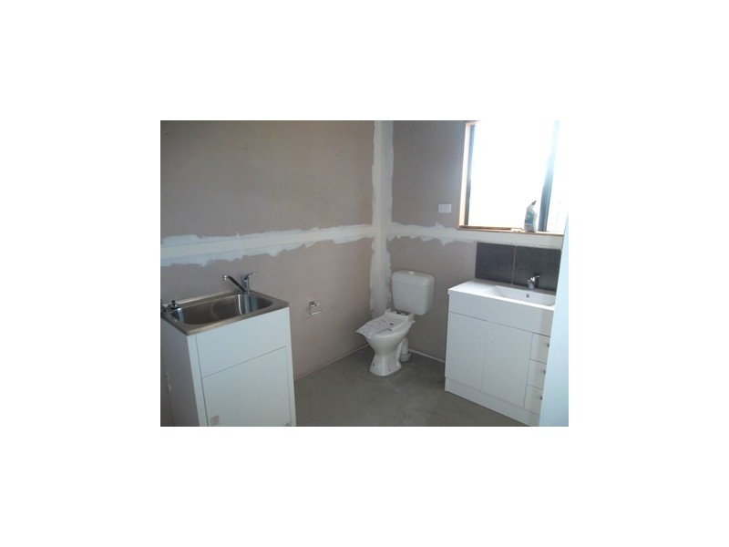 64 Grey Street, Walterhall QLD 4714