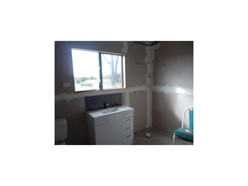 64 Grey Street, Walterhall QLD 4714