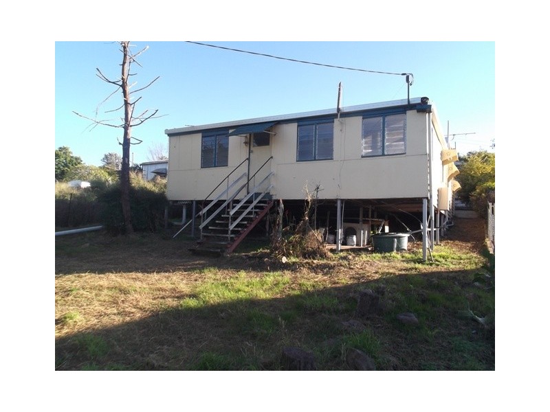 13 Dobbs Street, Mount Morgan QLD 4714