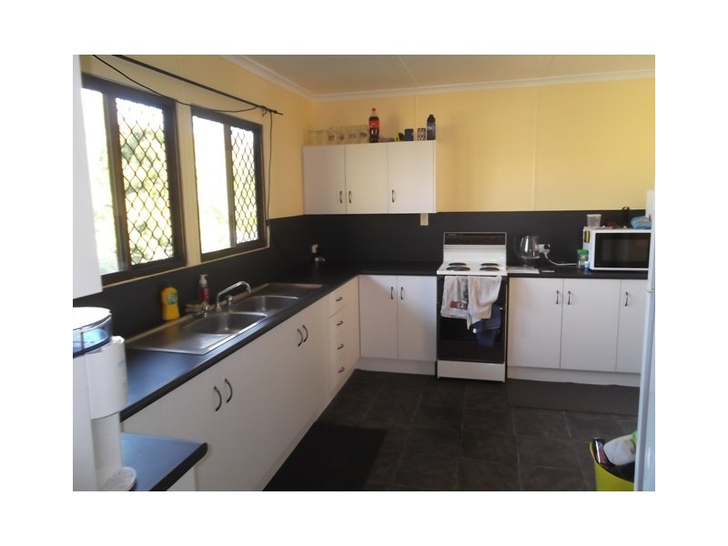 11 Harwood Street, Park Avenue QLD 4701