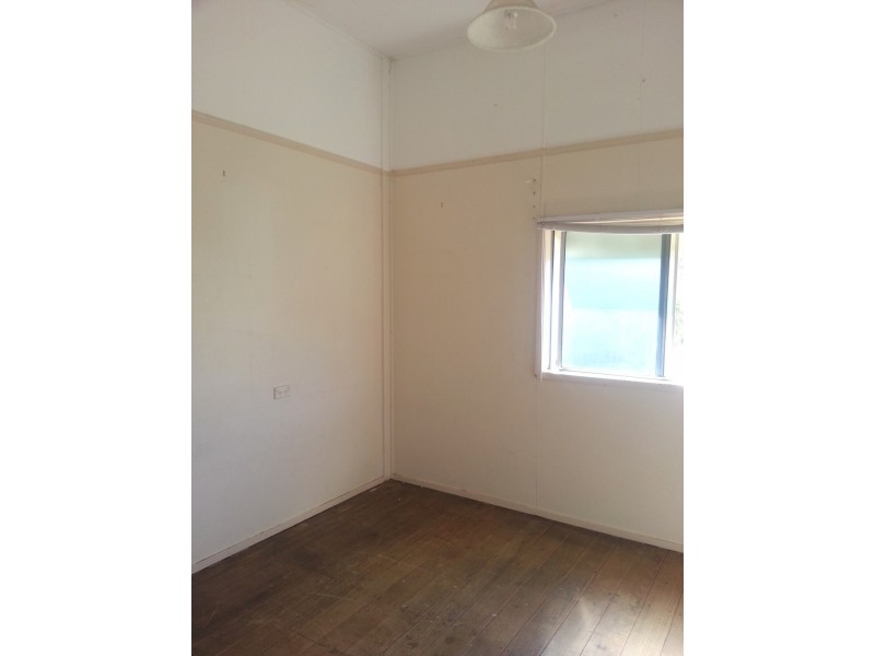 69 Dee Street, Mount Morgan QLD 4714