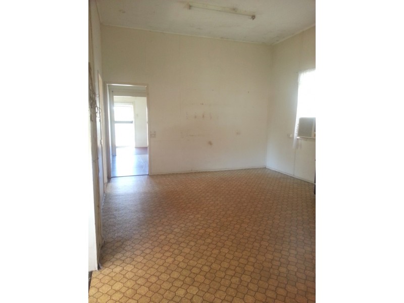 69 Dee Street, Mount Morgan QLD 4714