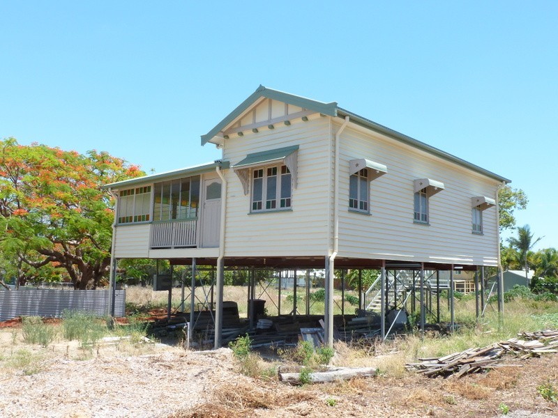 38 PETERSON STREET, West Rockhampton QLD 4700