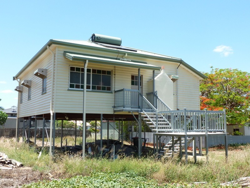 38 PETERSON STREET, West Rockhampton QLD 4700