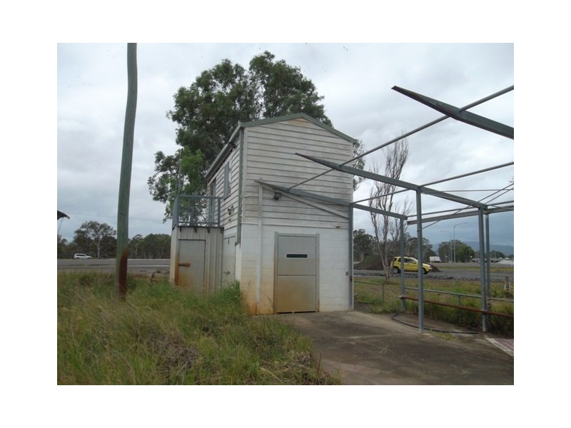 7 Capricorn Highway, Fairy Bower QLD 4700