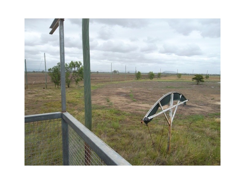 7 Capricorn Highway, Fairy Bower QLD 4700