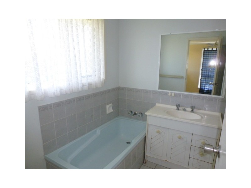 3 BEAN AVENUE, Parkhurst QLD 4702