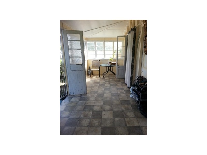 183 LAKES CREEK ROAD, Berserker QLD 4701