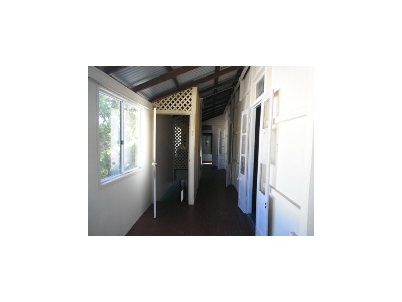 47 Dee Street, Mount Morgan QLD 4714