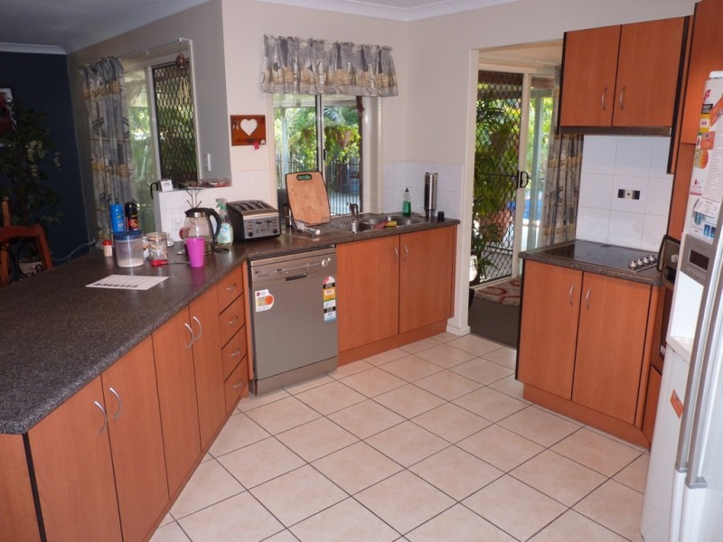 25 Michael Drive, Biloela QLD 4715