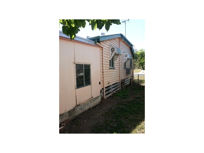 35 Beak Street, Koongal QLD 4701