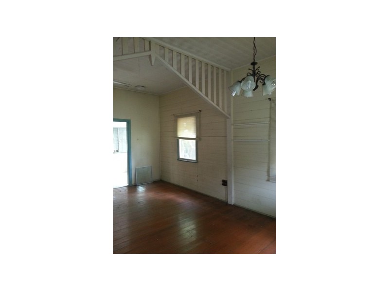 8 Canovan Street, Berserker QLD 4701