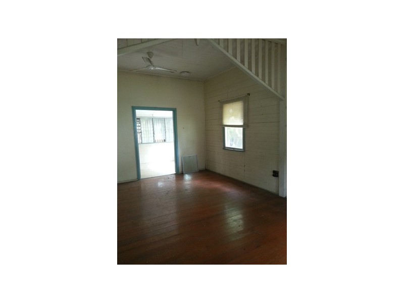 8 Canovan Street, Berserker QLD 4701