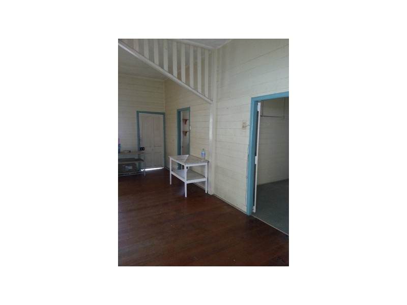 8 Canovan Street, Berserker QLD 4701
