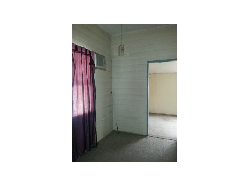 8 Canovan Street, Berserker QLD 4701