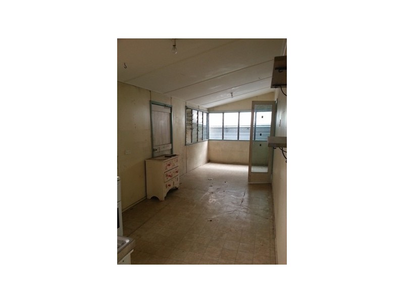 8 Canovan Street, Berserker QLD 4701