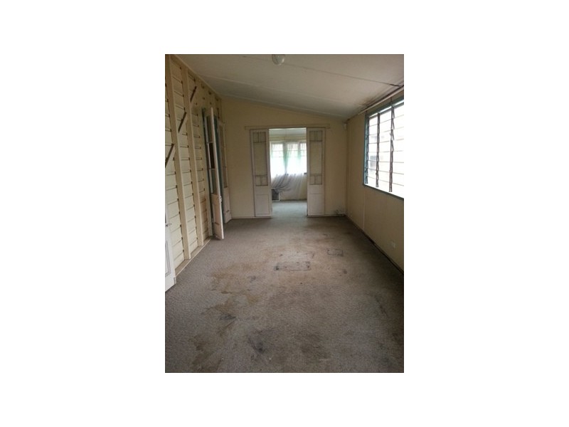 8 Canovan Street, Berserker QLD 4701
