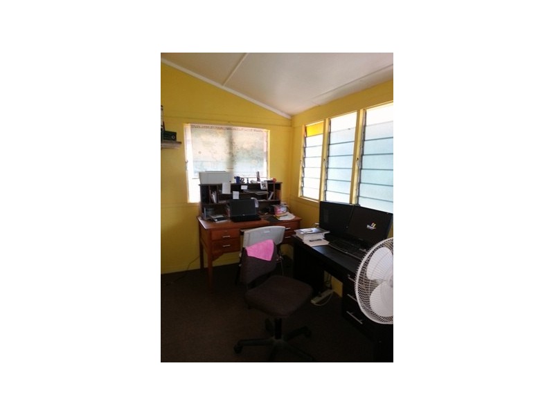 84 Dee Street, Mount Morgan QLD 4714