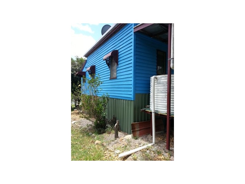 84 Dee Street, Mount Morgan QLD 4714