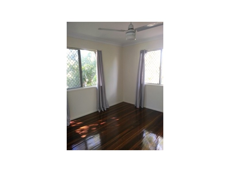 8 Harriette Street, Park Avenue QLD 4701
