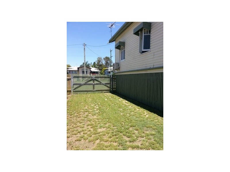 90 Berserker Street, Berserker QLD 4701
