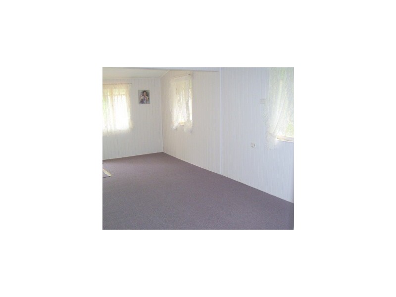 10 Hall Street, Mount Morgan QLD 4714