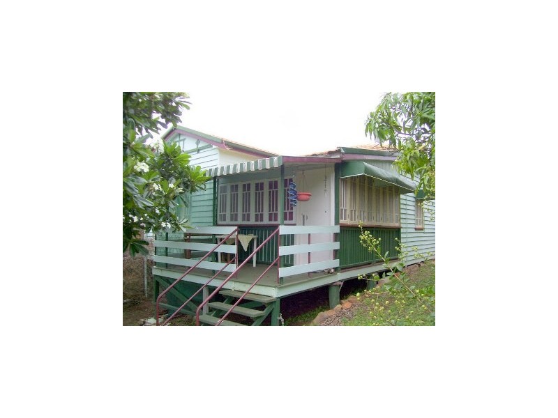 10 Hall Street, Mount Morgan QLD 4714