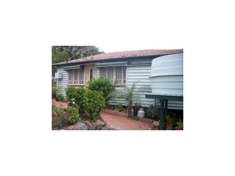 10 Hall Street, Mount Morgan QLD 4714